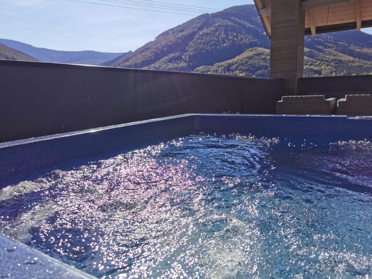 Hotel Maralak Kunčice pod Ondřejníkem Exteriör bild